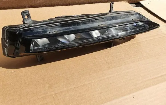 Skoda Superb B8 (3V) Front fog light 3V0941700B