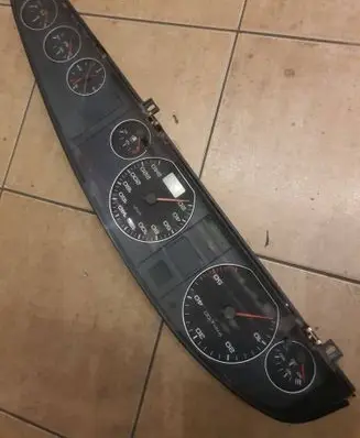 Speedometer (instrument cluster)