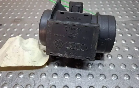Audi A3 S3 8L Mass air flow meter S27705735 71822101 07490646