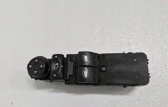 Citroen DS4 Electric window control switch 96657052ZD