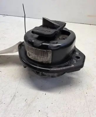 BMW 7 E65 E66 Engine mount bracket 675609301