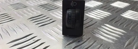 Toyota Avensis T220 Headlight level height control switch