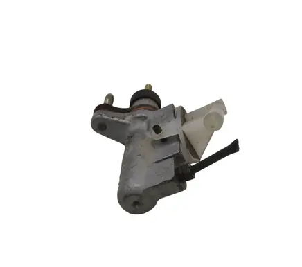 Toyota Corolla E120 E130 Clutch master cylinder AISIN