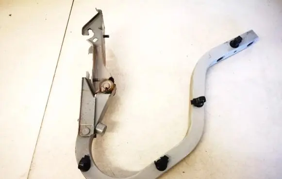 Mazda 626 Tailgate/trunk/boot hinge