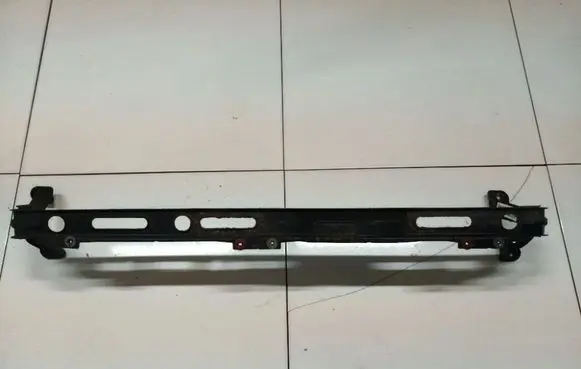 Ford Focus C-MAX Radiator mount bracket