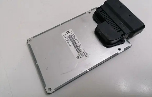 Volkswagen PASSAT CC Air suspension control unit module (rear) 3C0907376A
