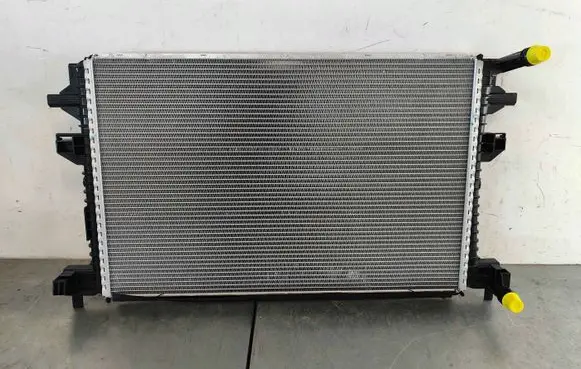 Volkswagen T-Roc Coolant radiator 5Q0121251HQ 5Q0121251HP