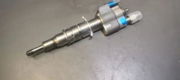 BMW 3 E90 E91 Fuel injector 13537589048 7589048 10181010