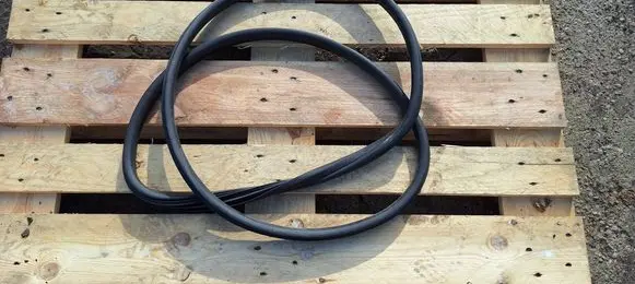 Peugeot 308 SW Rear door rubber seal (on body) 