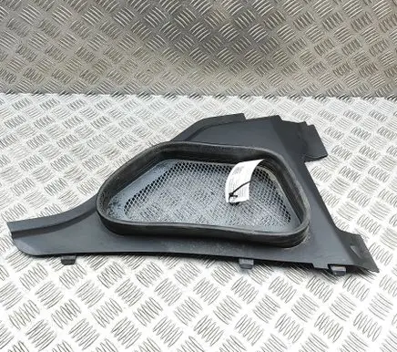 Mercedes-Benz ML W166 Wiper trim A1668300013