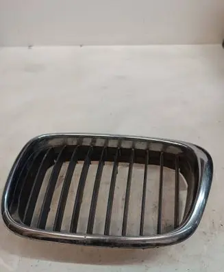 BMW 5 E39 Front grill 2497261