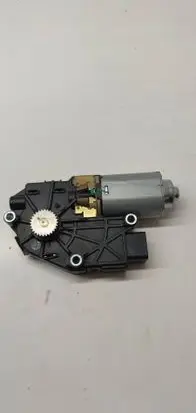 Hyundai Tucson TL Sunroof motor/actuator 2226116A WR09C06AA 19162603