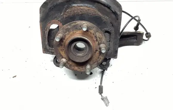 Nissan Qashqai Front wheel hub spindle knuckle