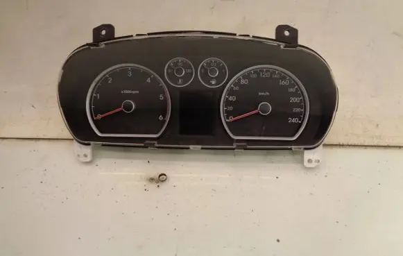 Hyundai i30 Speedometer (instrument cluster) 940332R205