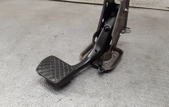 Volkswagen PASSAT CC Brake pedal 1K1721117H