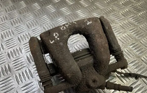 BMW 1 E81 E87 Front brake caliper