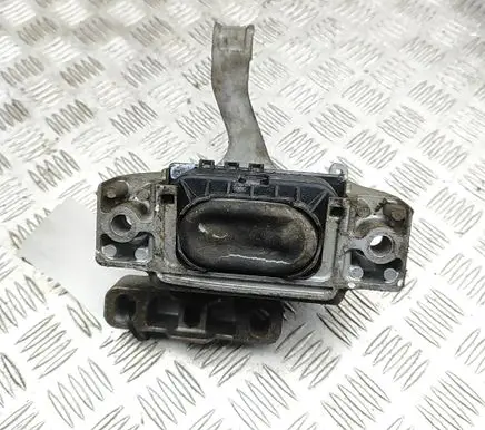 Volkswagen PASSAT B8 Engine mount bracket 5Q0199262BH