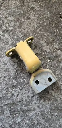 Opel Vivaro Front door upper hinge 311772H