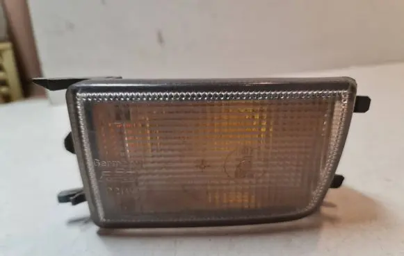 Volkswagen Golf III Front indicator light 1H0953155D 858050