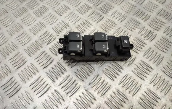 KIA Ceed Electric window control switch 93570A2200