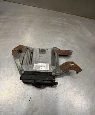 Toyota Yaris Engine control unit/module 0281012516 896610D480