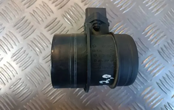 Volkswagen PASSAT B6 Mass air flow meter 074906461B 0281002461