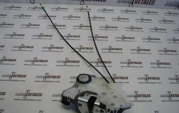 Toyota Yaris Front door lock