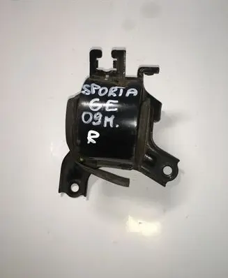 KIA Sportage Engine mount bracket 218142E400