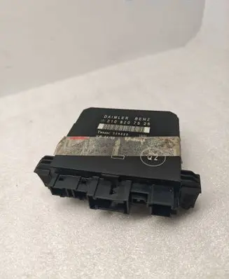 Mercedes-Benz E W210 Door control unit/module 2108207526 356825