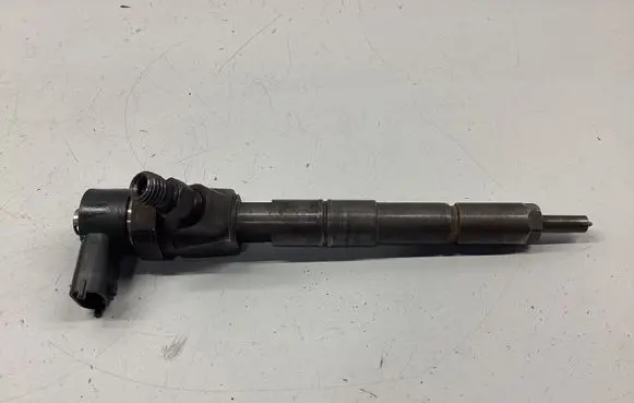 Opel Insignia A Fuel injector 0445110327