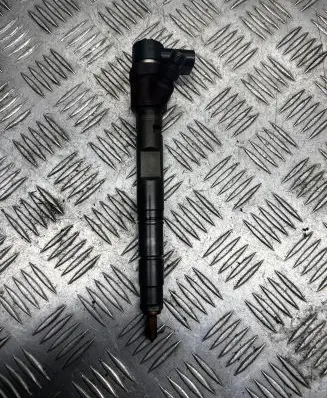 Audi A8 S8 D3 4E Fuel injector 0445110158