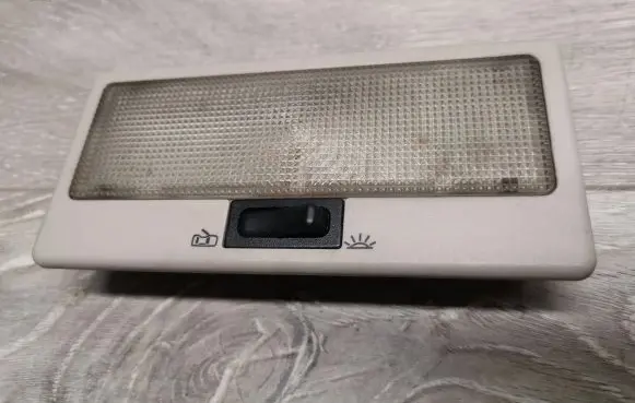 Volkswagen Transporter - Caravelle T4 Front seat light 357947105