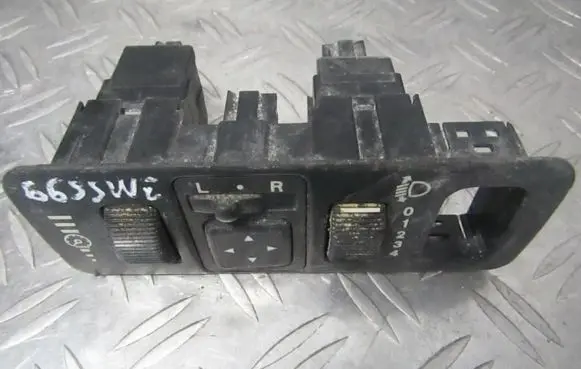 Mitsubishi Carisma Wing mirror switch mr740609 09123