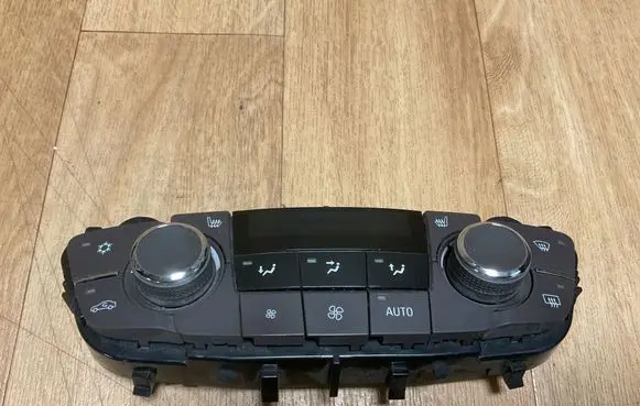 Opel Insignia A Climate control unit 13277870 0812260033B