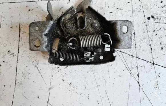 Suzuki Grand Vitara I Engine bonnet/hood lock/catch