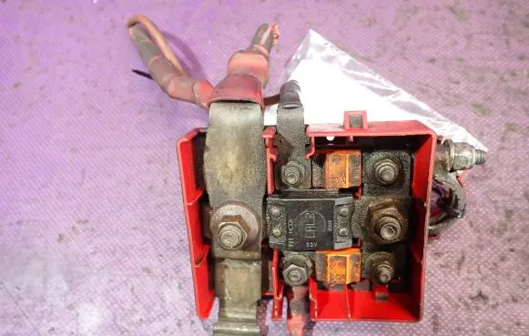 Renault Megane II Fuse box set 8200381281