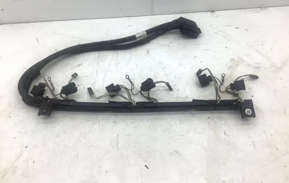 BMW 5 GT F07 Fuel injector wires 7592512 E20561