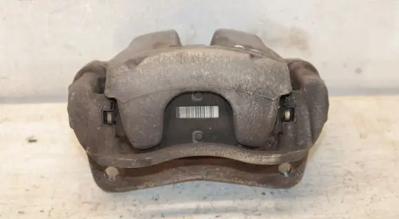 Toyota C-HR I Front brake caliper 9185