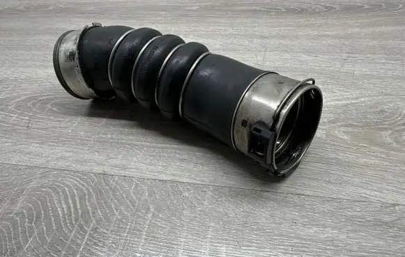 BMW 1 E82 E88 Intercooler hose/pipe 7802752