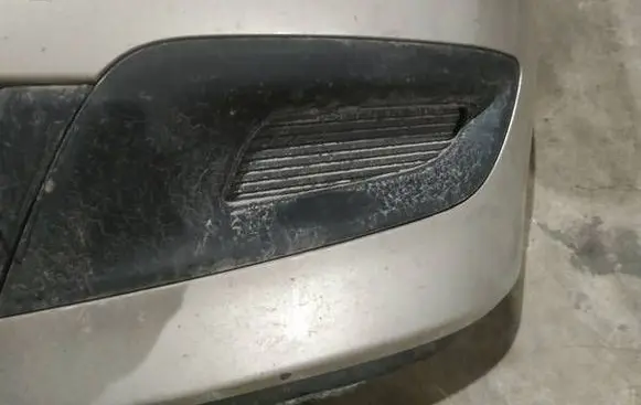 Mazda 3 I Front bumper lower grill