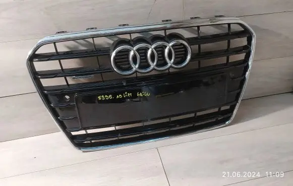 Audi A5 8T 8F Front bumper upper radiator grill 8T0853651H