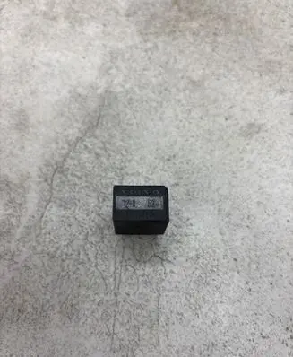 Volvo XC70 Other relay 9441161 12L8