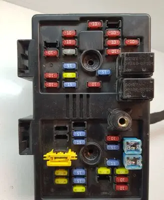 Chevrolet Captiva Fuse box set 96821082 9682108282