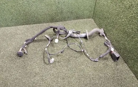 Renault Master III Front door wiring loom 241257258R CE6750258R