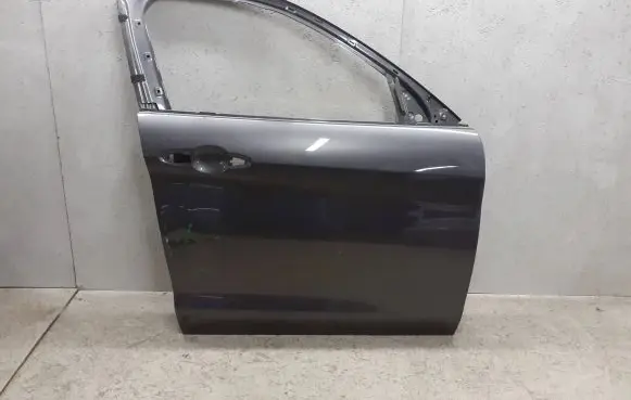 Alfa Romeo Stelvio Front door
