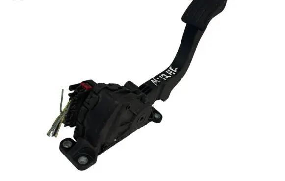 Mazda 3 I Accelerator throttle pedal 4M519F836AG 6PV00864101