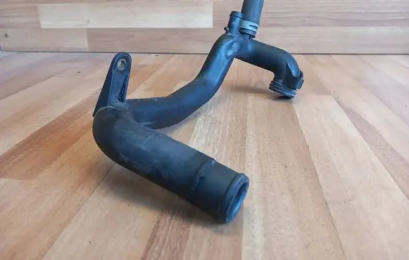 Mercedes-Benz B W245 Engine coolant pipe/hose A6402001352 A6402031382 6402001352