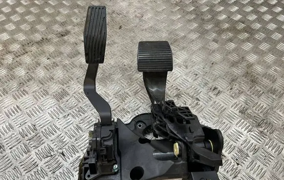 Fiat Tipo Pedal assembly 