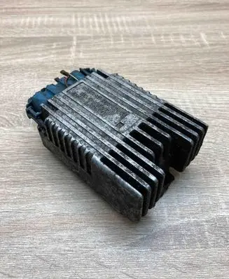 Mercedes-Benz E W210 Coolant fan relay A0225456232