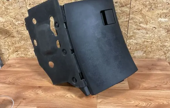 Opel Insignia A Glove box 13308550 13308551 13108550